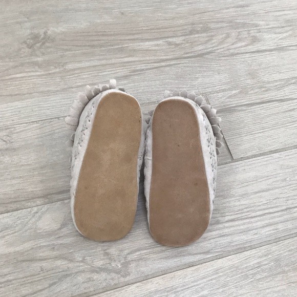NEW - Robeez Cozy Ankle Suede Moccasin 18-24mo, Grey - Picture 4 of 8